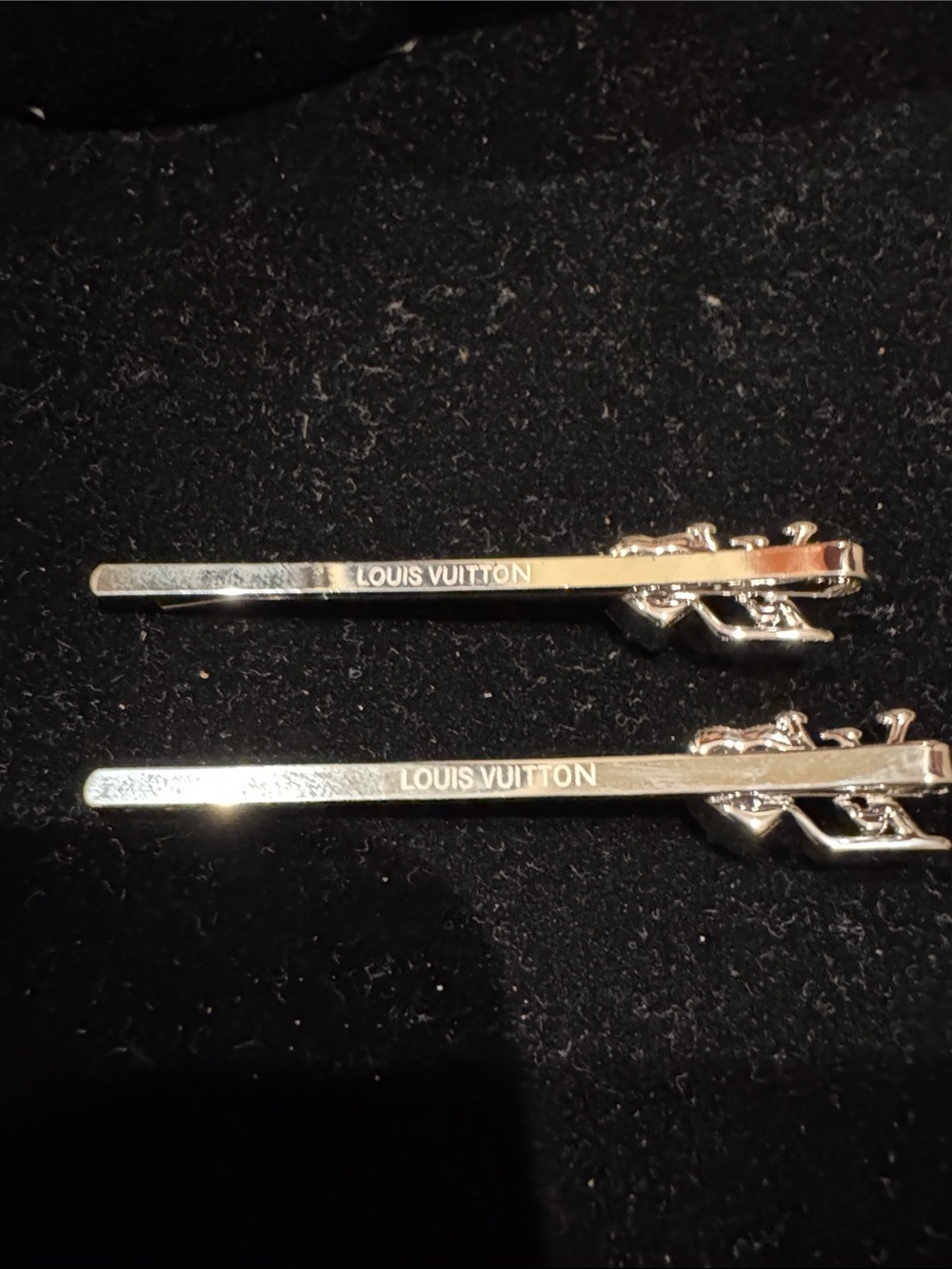 LV Fashion Silver & Bling Heart Hair Pin - Picture 2 of 6